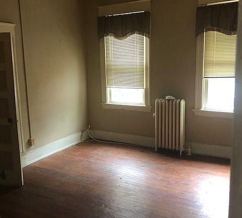 3rd image of 2815 4th Ave