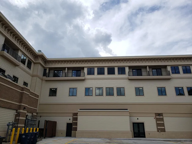 808 N Superior Ave #309 — Photo 4