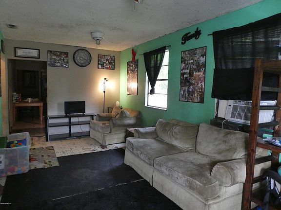 2nd image of 1507 Bronson St