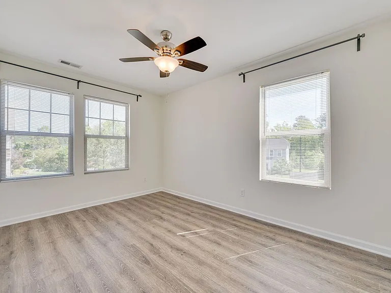 11 Moss Grove Ln — Photo 13