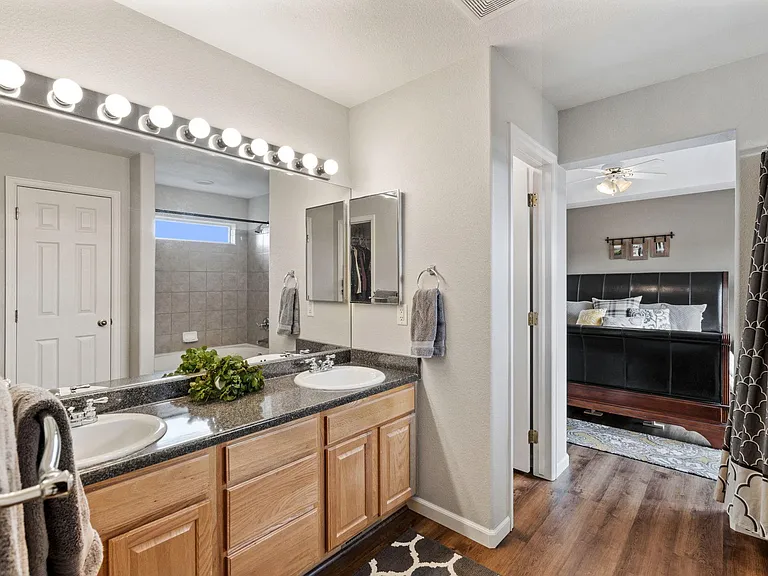 1933 Falcon Ridge Dr — Photo 11