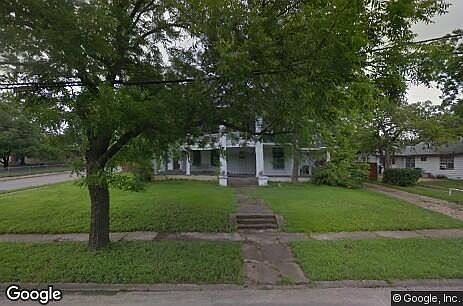 2nd image of 2114 Walnut St