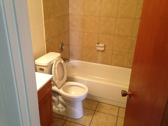 5th image of 209 E Glenn St
