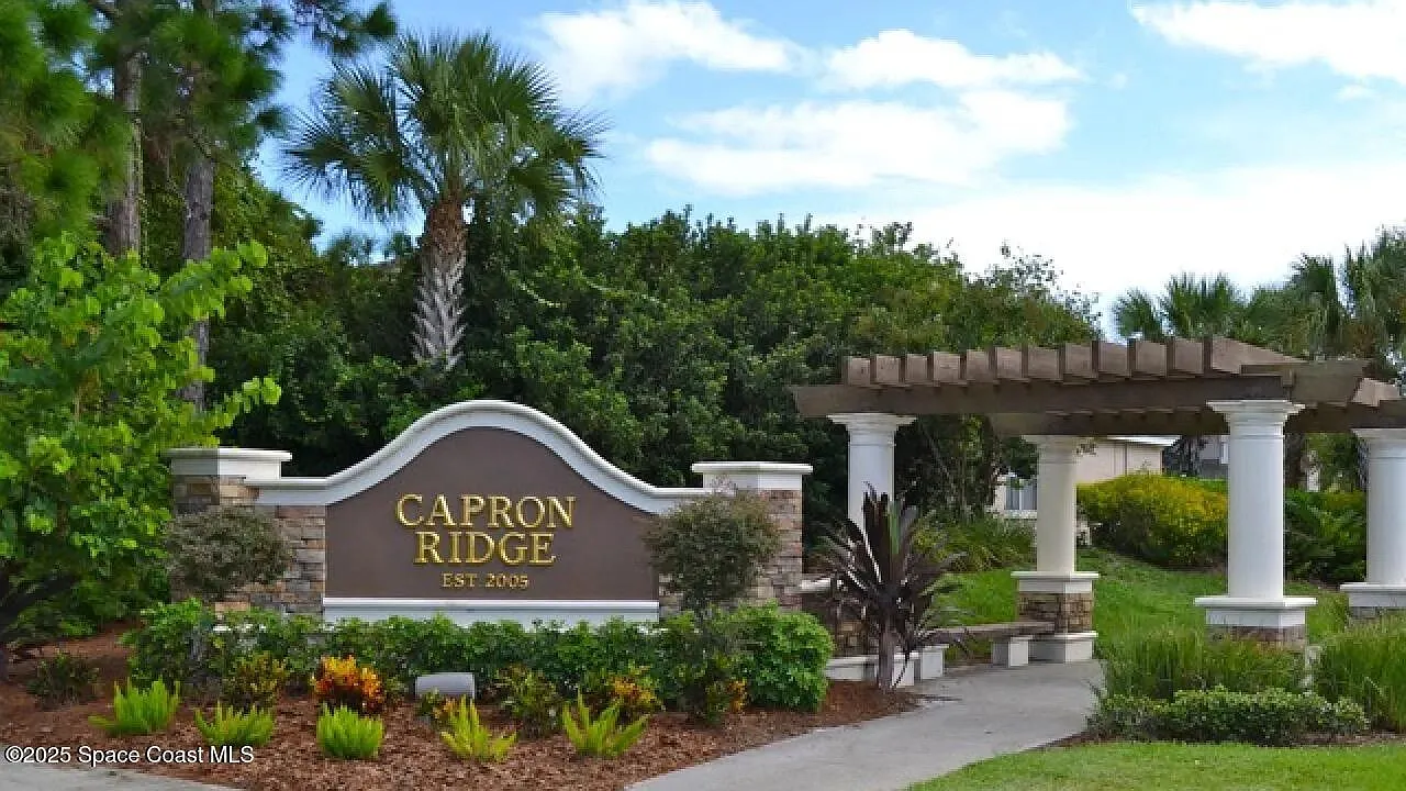 3 bed, 2.0 bath, 1807 sqft, $2,500 — Photo 2