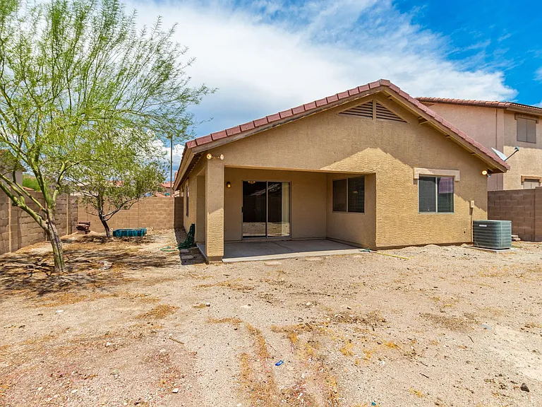 23809 W Adams St — Photo 21