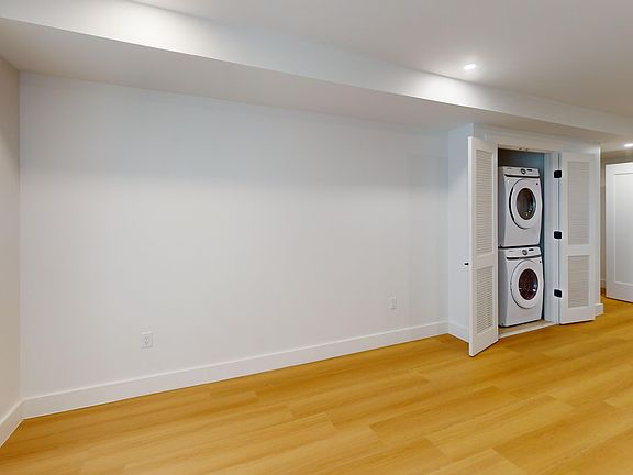 5th image of 337 Johnston Ave #203