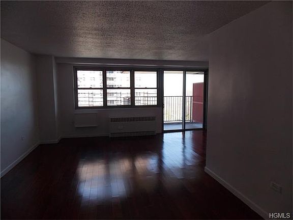 3rd image of 825 Boynton Ave APT 8i