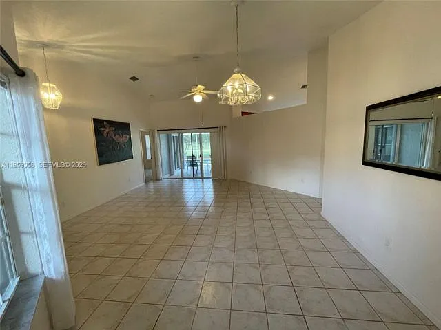 2710 Augusta Dr — Photo 15