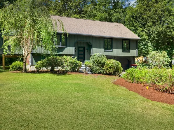 30 Twilight Dr, Foxboro, MA 02035