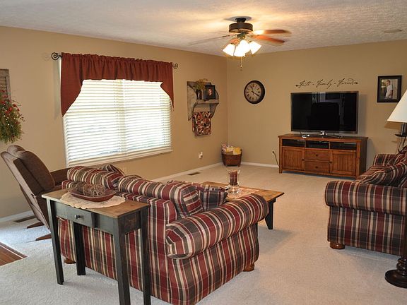 4th image of 703 E Briarwood Dr