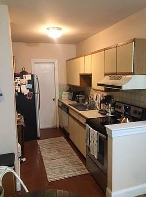 2nd image of 424 Massachusetts Ave #Penthouse 1