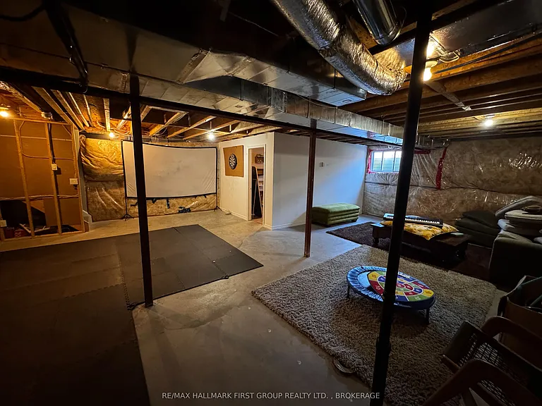 1098 Woodhaven Dr — Photo 41