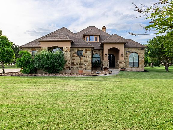 2nd image of 130 Circle Oak Drive