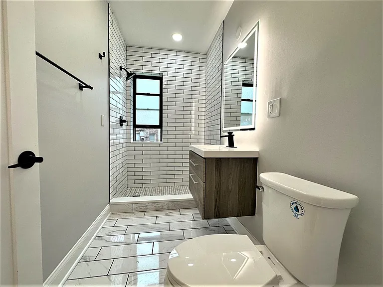 1352 W Carmen Ave #1N — Photo 7
