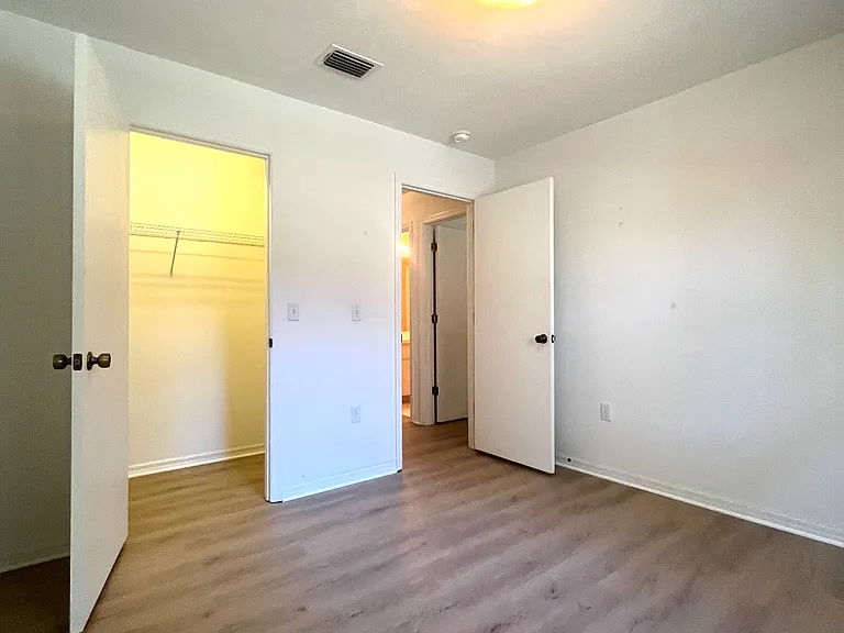 4118 NW 62nd Ave — Photo 15