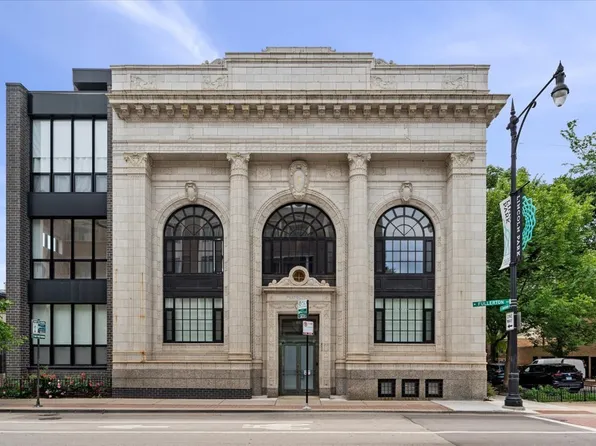 1425 W Fullerton Ave #2N, Chicago, IL 60614