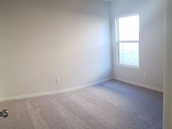 4th image of 1628 E Jahns St