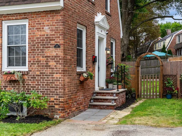 93 Saratoga Way, Portsmouth, NH 03801