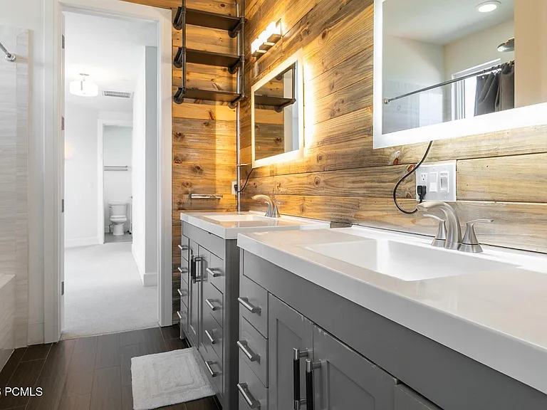 1135 E Lasso Trl — Photo 24