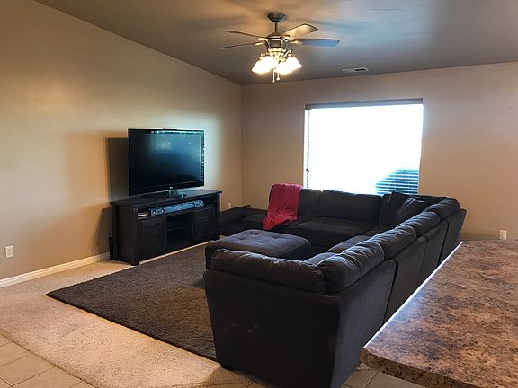 5th image of 647 W Navajo Dr