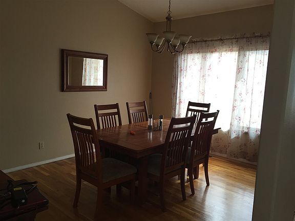 3rd image of 1412 Linda Dr