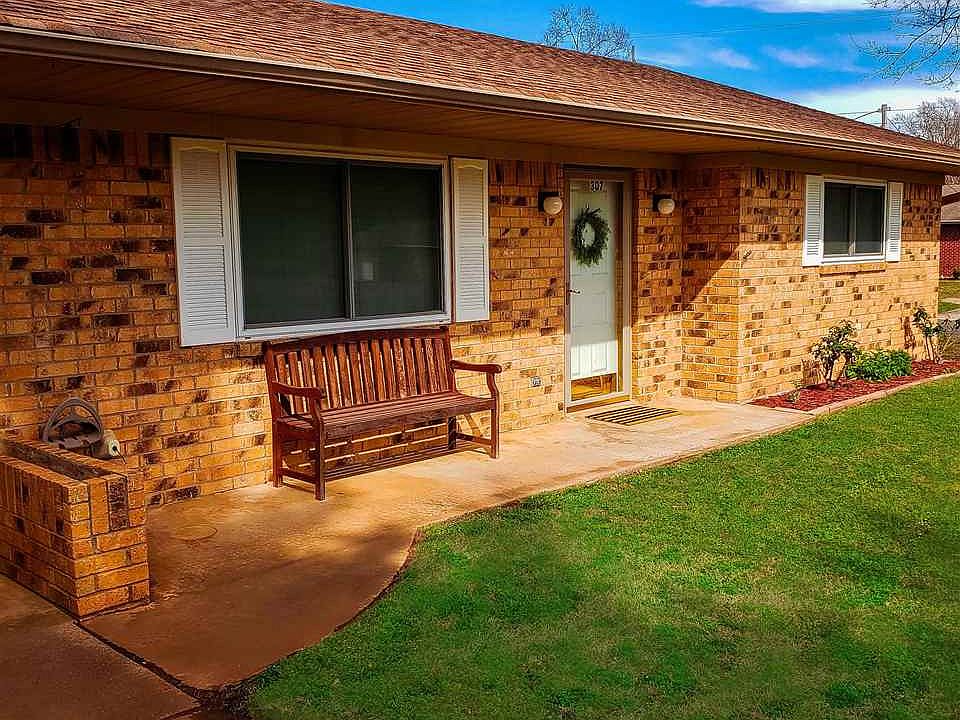 2nd image of 307 Mary Ellen Dr