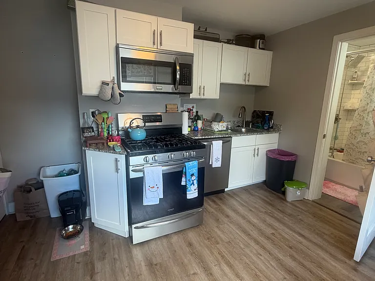 16 Crescent St #2 — Photo 9