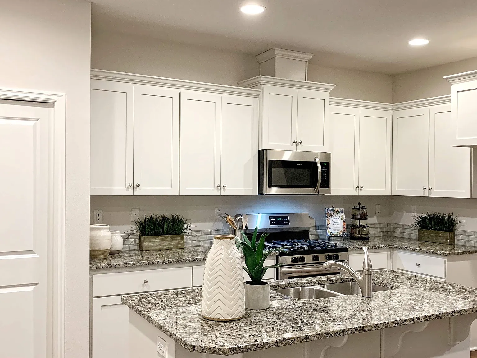3 bed, 2.5 bath, 1426 sqft, $2,475 — Photo 4