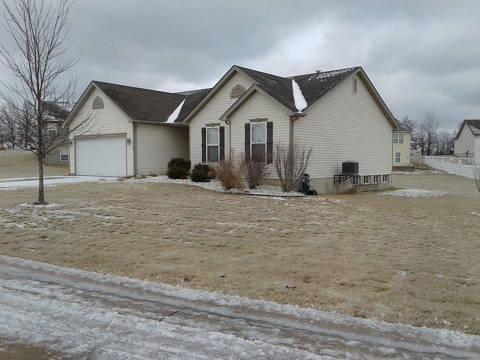 1st image of 408 Paddington Ct