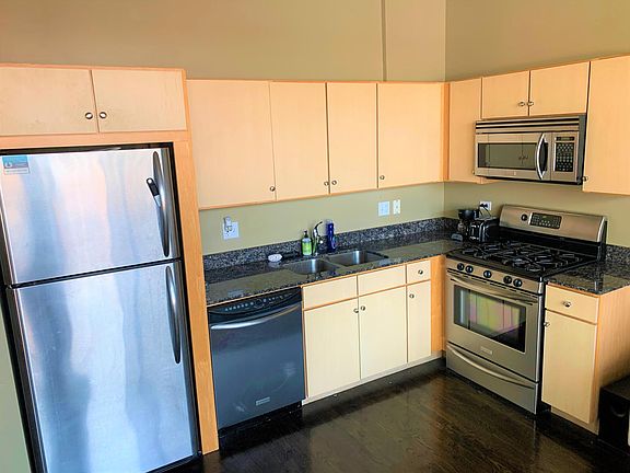 4th image of 630 N Franklin St Floor 8
