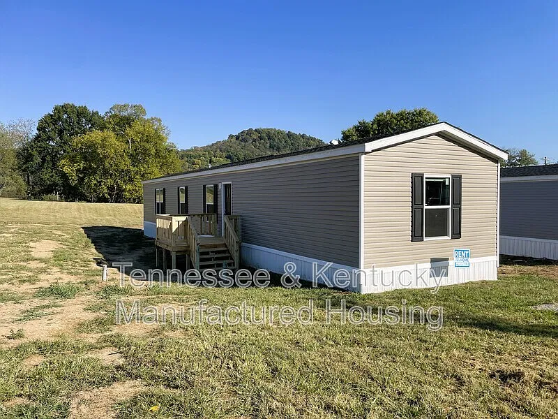 3 bed, 2.0 bath, 1200 sqft, $1,200 — Photo 1