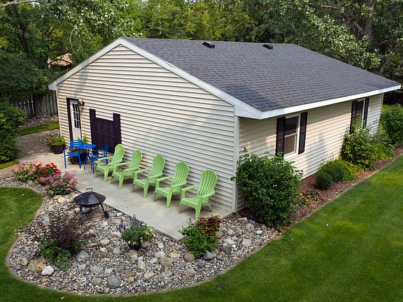 4th image of 51270 Saints Dr