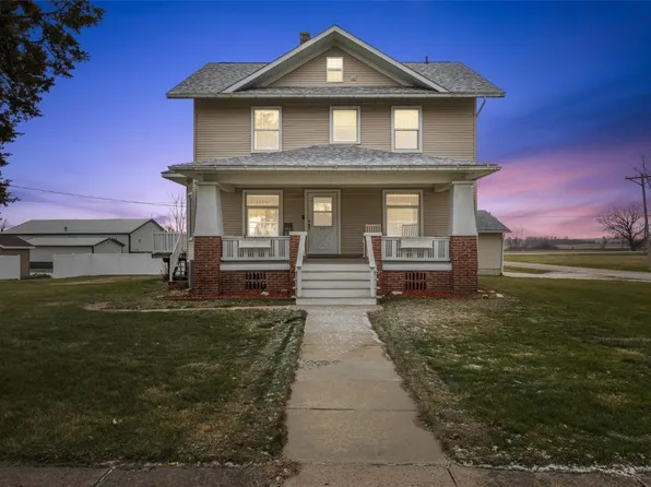 413 Evergreen St, Norway, IA 52318