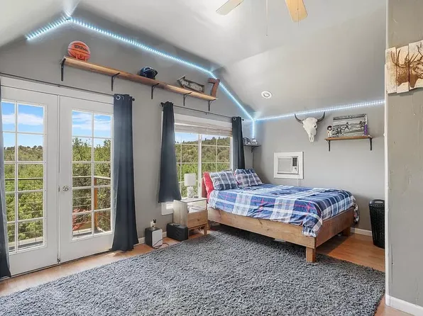 3055 NW Flagler Ter, Miami, FL 33125