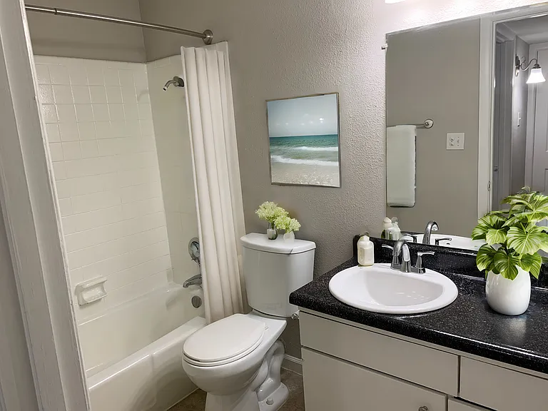 Verano at the Heights Apartments — Photo 10