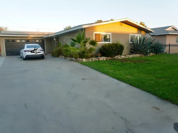 943 Avocado Dr, Lemoore, CA 93245