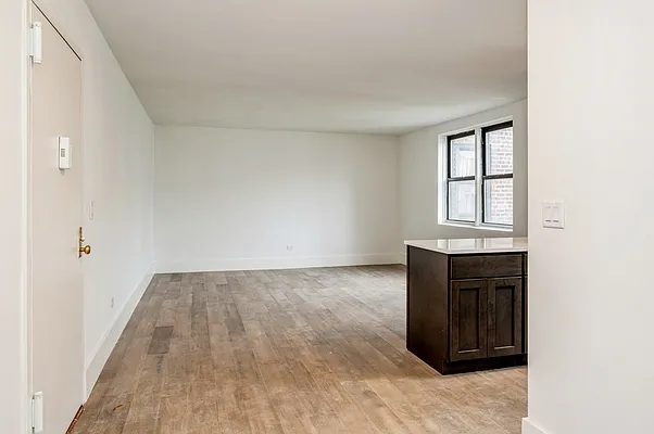 Rented by Compass | media 10