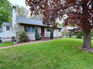 86 E Robbins Ave, Newington, CT 06111