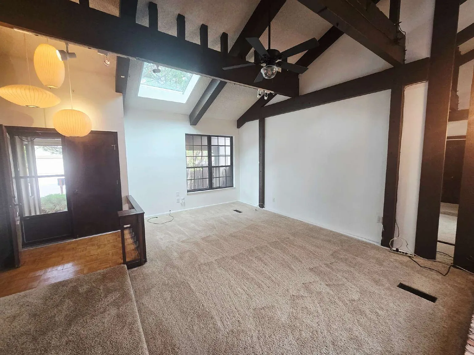 3 bed, 2.0 bath, 2064 sqft, $2,800 — Photo 3