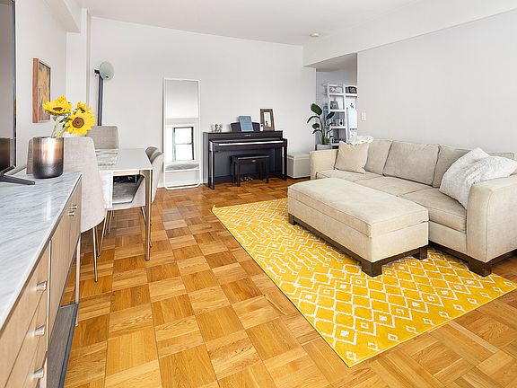 3rd image of 2 Horatio St APT 10N