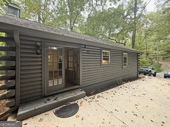 44 Indian Gap Dr, Ellijay, GA 30536