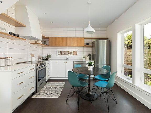 4th image of 6537 NE 6th Ave #B