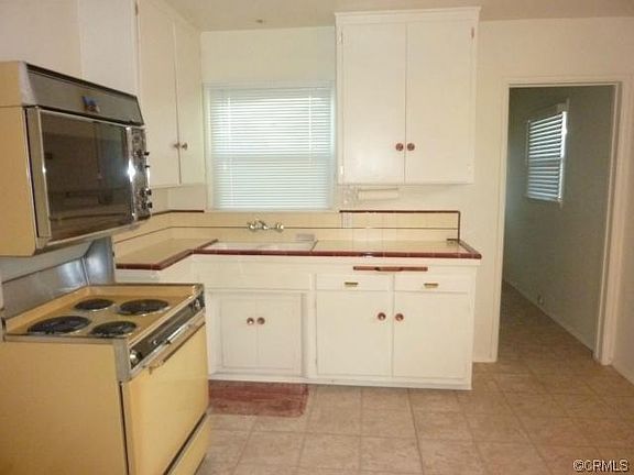 3rd image of 4824 W 136th St