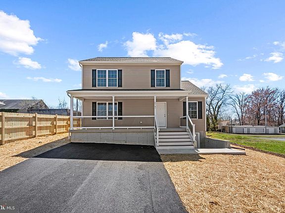 3rd image of 2747 Park Dr