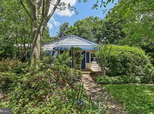 8334 Idylwood Rd, Vienna, VA 22182