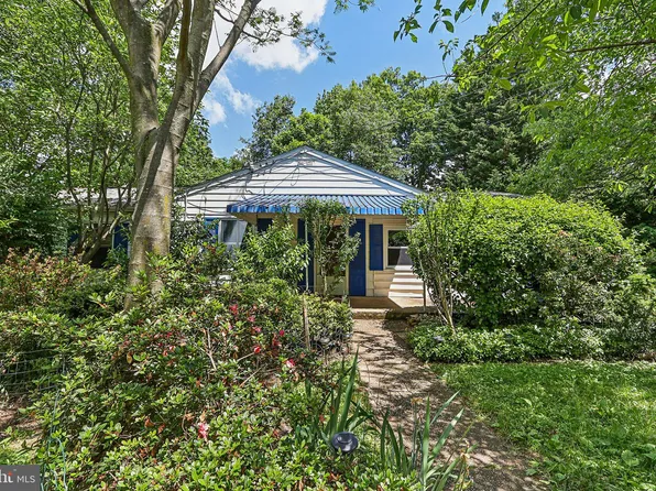 8334 Idylwood Rd, Vienna, VA 22182