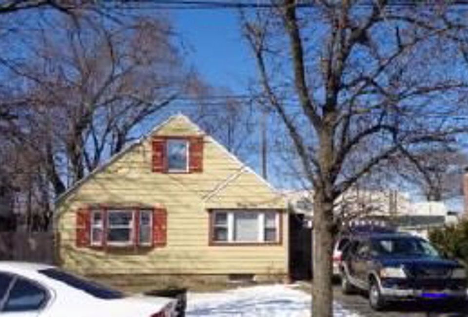 1st image of 34 Garden Ave