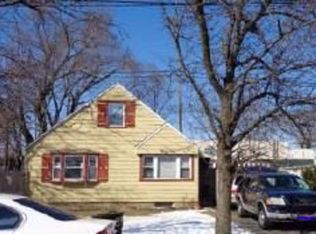 34 Garden Ave, Carle Place, NY 11514