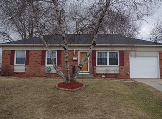 100 Atwood Dr SW, Cedar Rapids, IA 52404