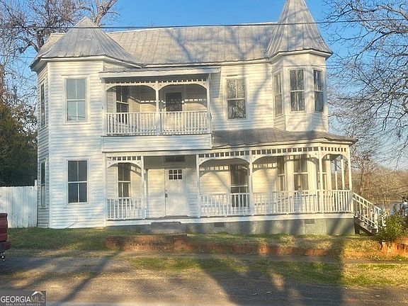 3rd image of 601 N Wayne St